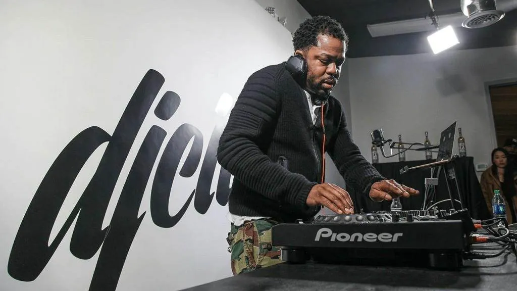 MP3: @JustBlaze Plays Unreleased Jay-Z, Jay Electronica, Jeezy, & Drake Tracks On @DJCity's @MikiDzShow