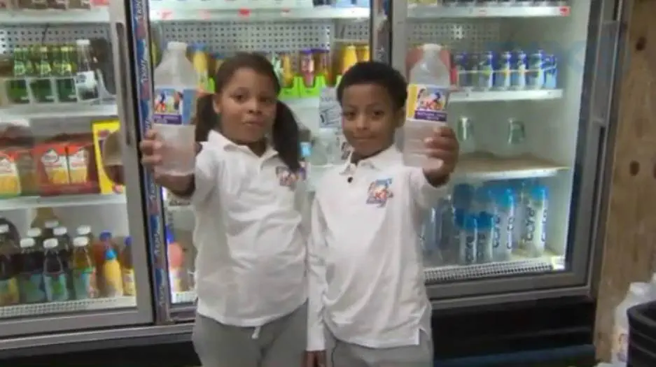 8-year old twins Brazil & Princeton Dowe, the founders of Water 2 Kids [Press Photo]