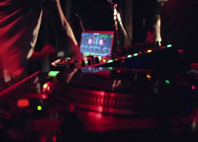 Video: @NigeHood Puts On @ Motorco Music Hall [Dir. @Dev_ShotYa]