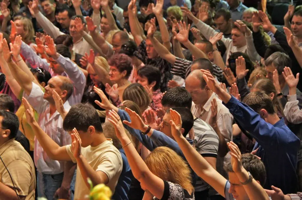 White christians praising the lord