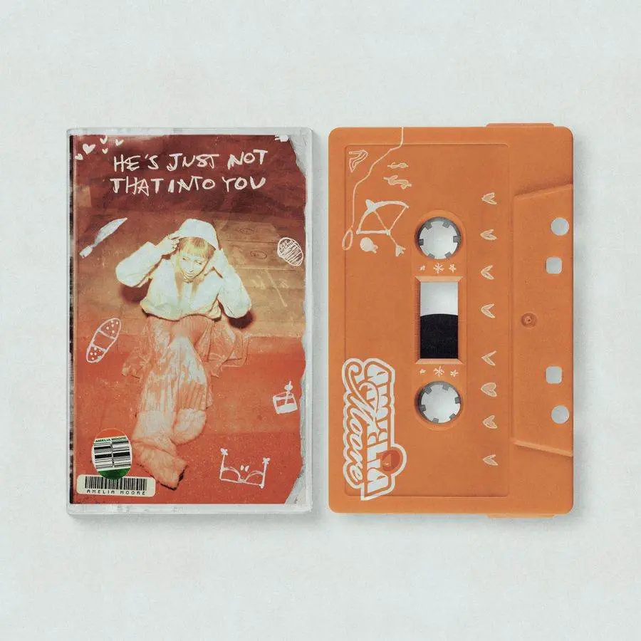 Amelia Moore Drops ‘he’s just not that into you’ Mixtape + “back to him” Video